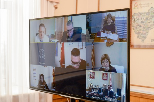 В Смоленске обсудили межрегиональное взаимодействие в борьбе с COVID-19