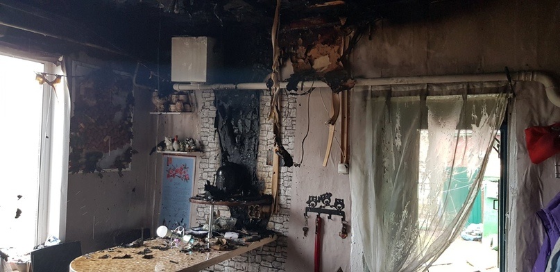В Гагарине дом едва не сгорел от оставленной горящей свечи