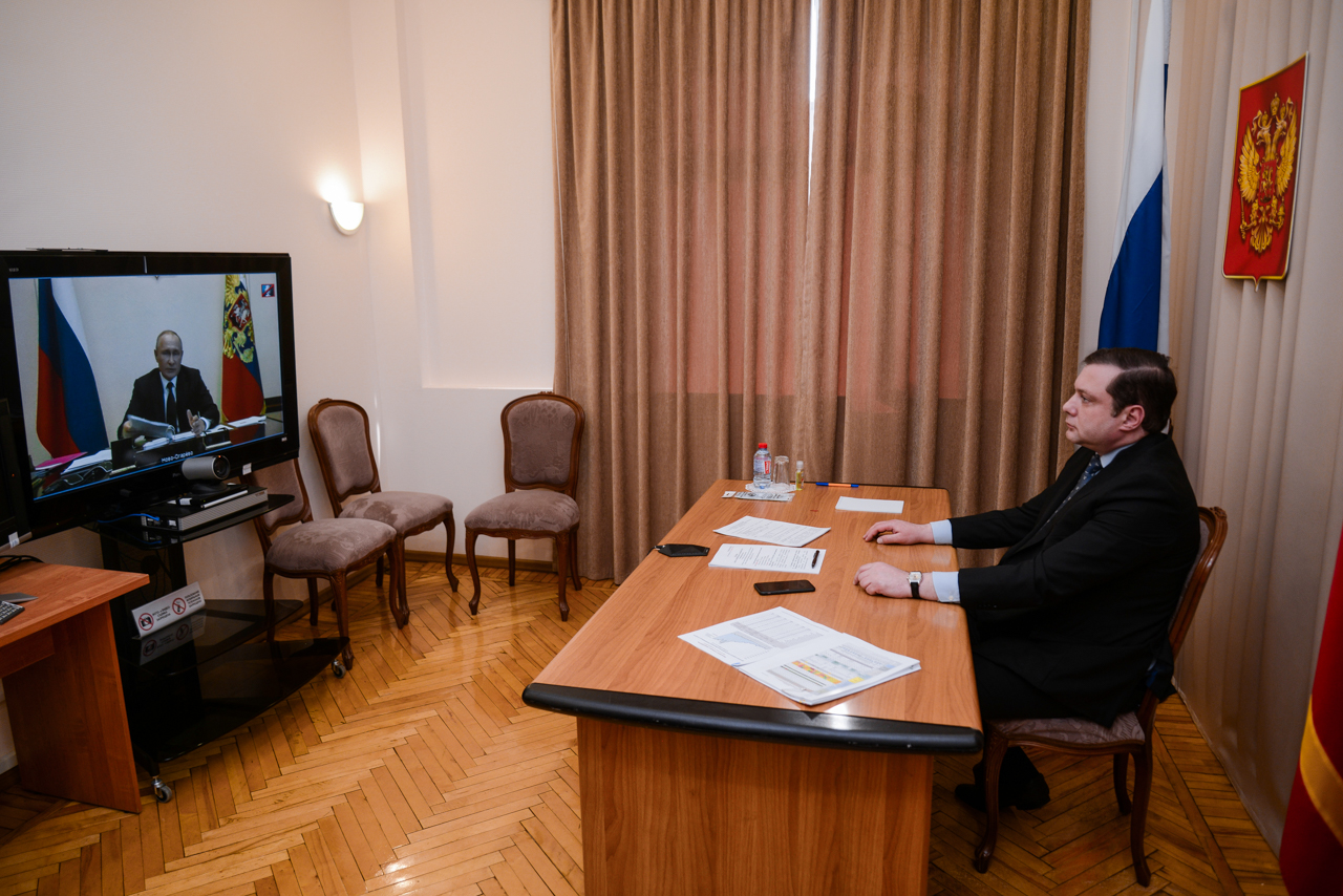 Алексей Островский принял участие в видеоселекторном совещании президента с главами регионов