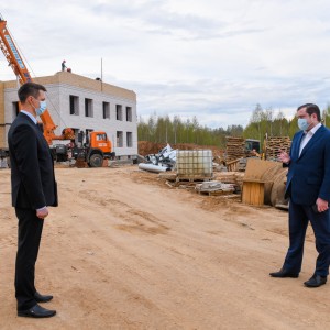 Алексей Островский поручил ускорить строительство детского сада на Королевке