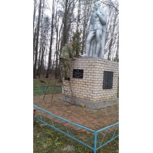 Смоленские росгвардейцы восстановили памятник «Павшим в Великой Отечественной войне 1941-1945 годов»