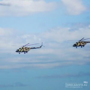 В небе над Смоленском пролетели вертолёты