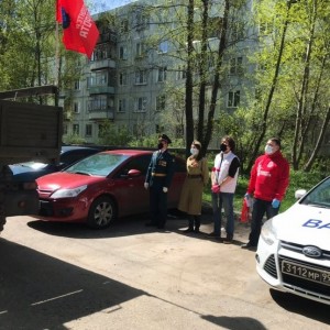 Активисты Волонтёрского центра чествовали ветеранов Смоленской области