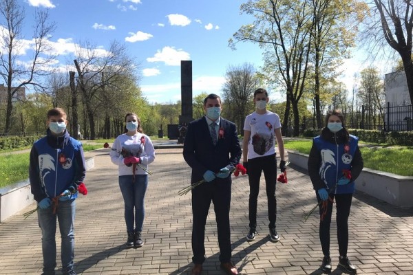 Активисты Волонтёрского центра чествовали ветеранов Смоленской области