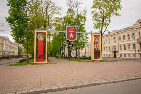 Алексей Островский предложил назвать сквер в центре Смоленска именем Ивана Клименко