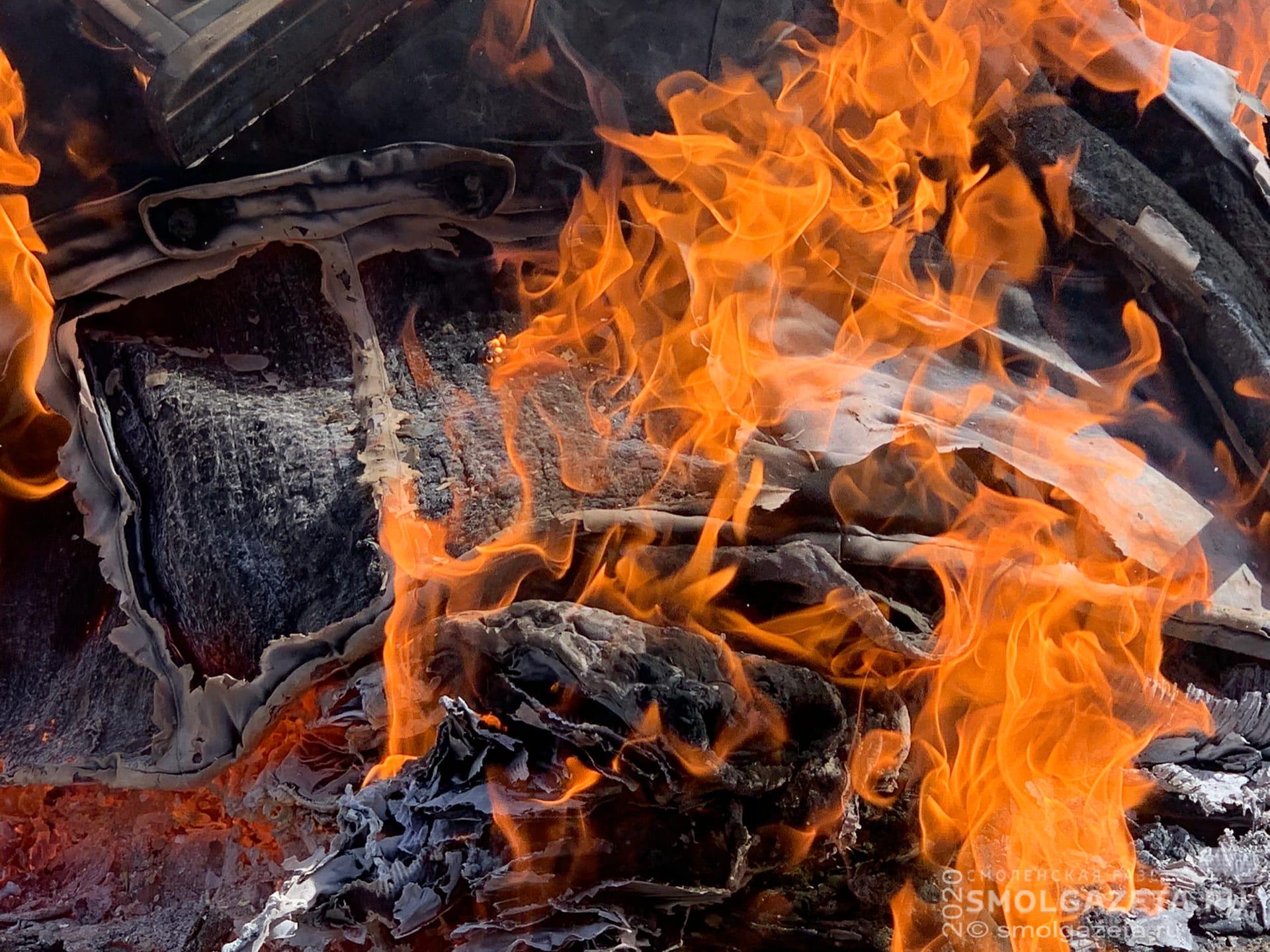 Сегодня утром в Смоленском районе горела дача