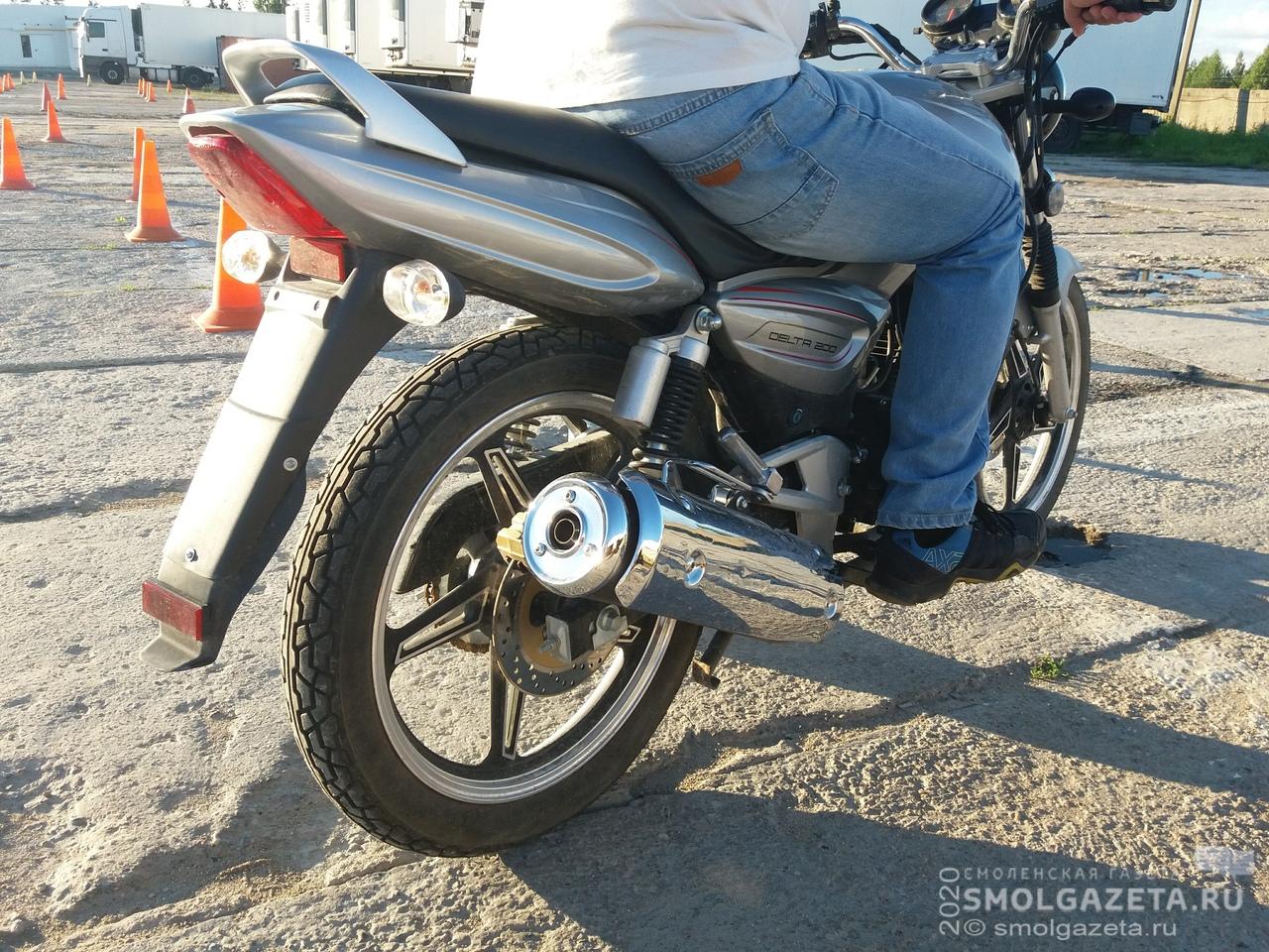 В Смоленской области мотоциклист столкнулся с иномаркой