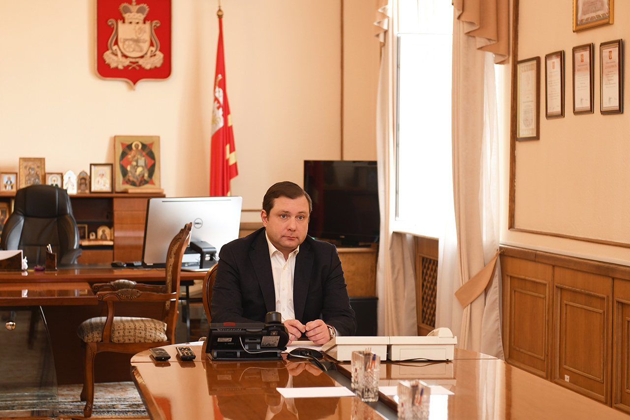 В Смоленске обсудили работу по противодействию коррупции в медорганизациях региона 