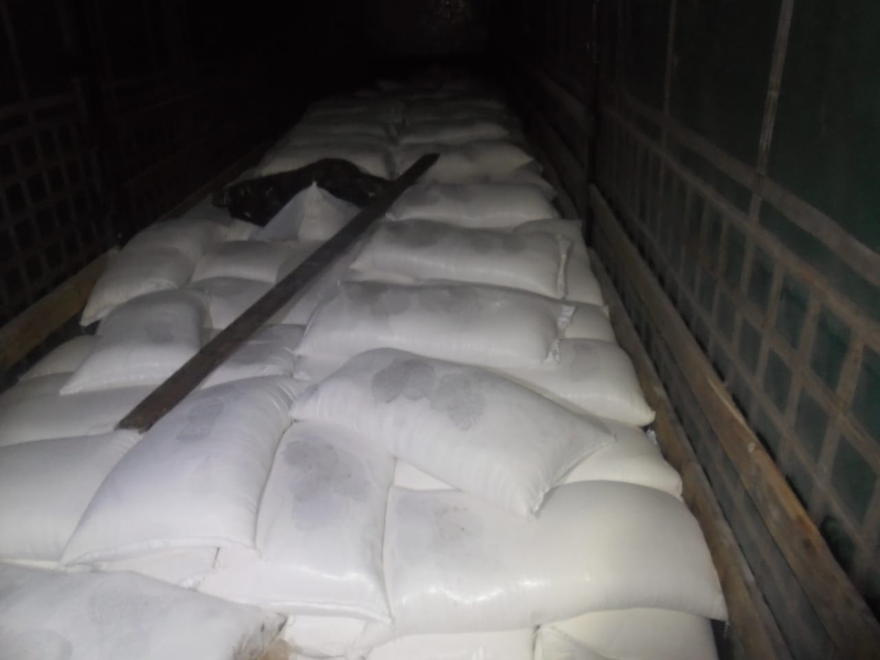 Смоленские пограничники пресекли ввоз в Россию 20 тонн ржаной муки без документов