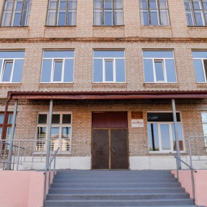 В школе №1 в Рудне в рамках нацпроекта ремонтируют спортзал