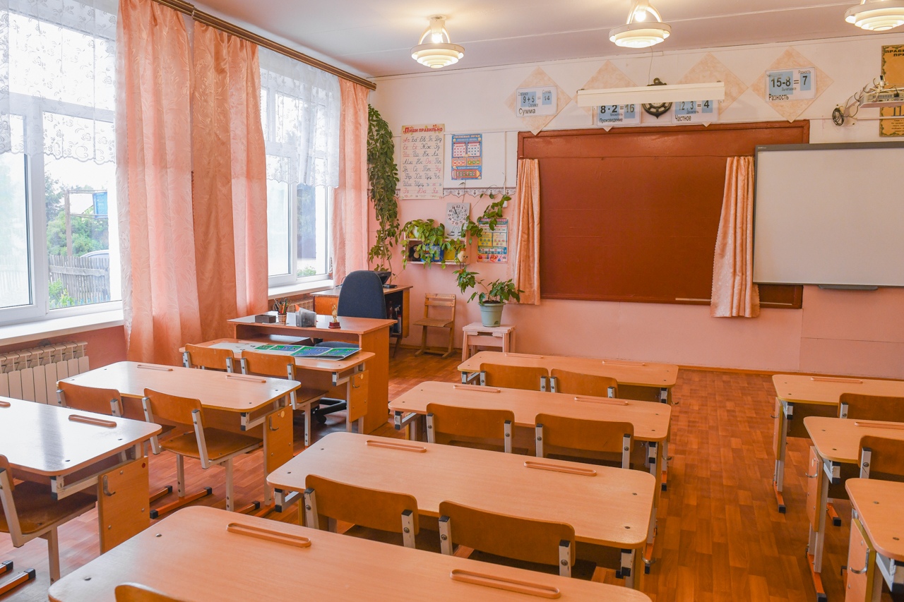 Алексей Островский проанализировал достижения и перспективы сферы образования на Смоленщине