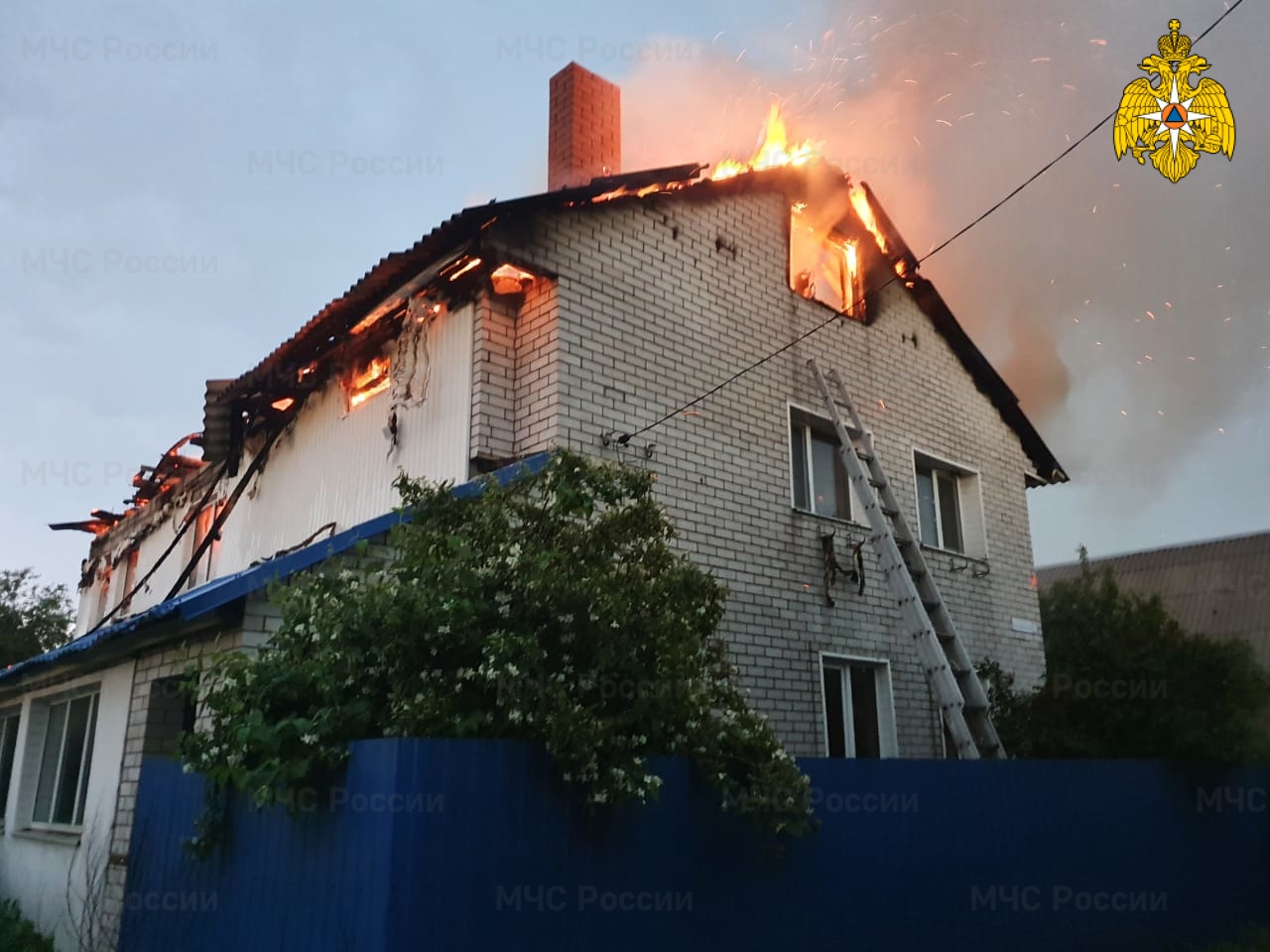 Погода в рославле смоленской. Пожар в Рославле Смоленской области. Пожар в Рославле Смоленской области вчера. Пожары в городе Рославль Смоленской области. Пожары в городе Рославле.