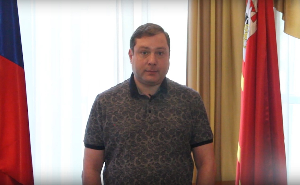 Алексей Островский записал видеопоздравление ко Дню медицинского работника