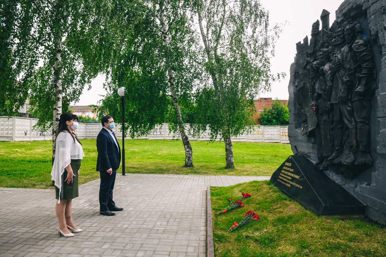 Алексей Островский почтил память жертв пересыльного лагеря «Дулаг-184»