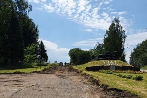 В Смоленске начали благоустройство территории у Танка Т-34