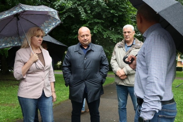 В Смоленске проинспектировали ход ремонтных работ общественных и дворовых территорий