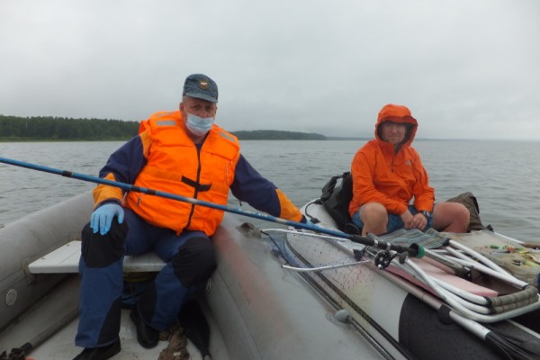 Спасатели ежедневно патрулируют водоемы Смоленской области 