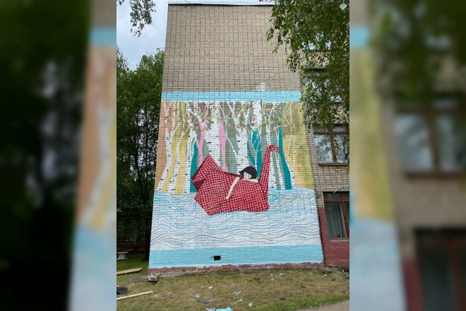 В Смоленске на улице Марины Расковой появился новый стрит-арт 