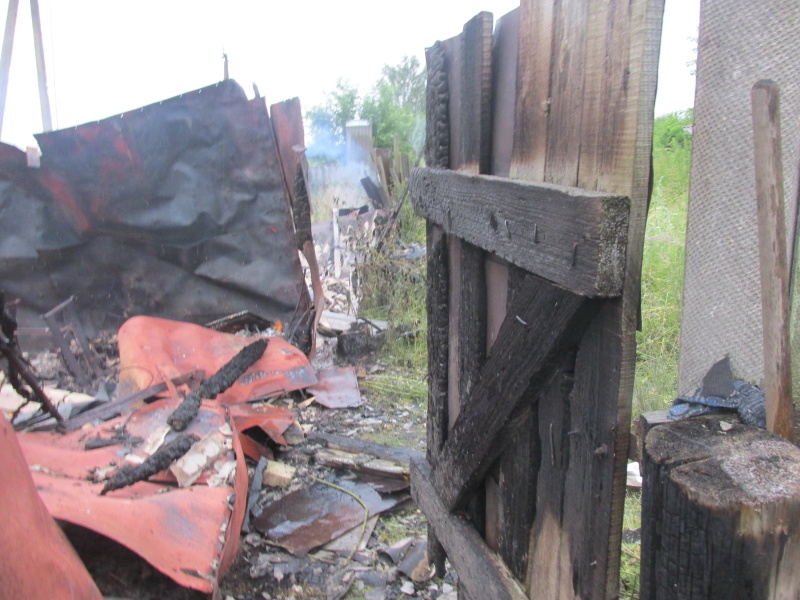 Утром в Починковском районе сгорел гараж 