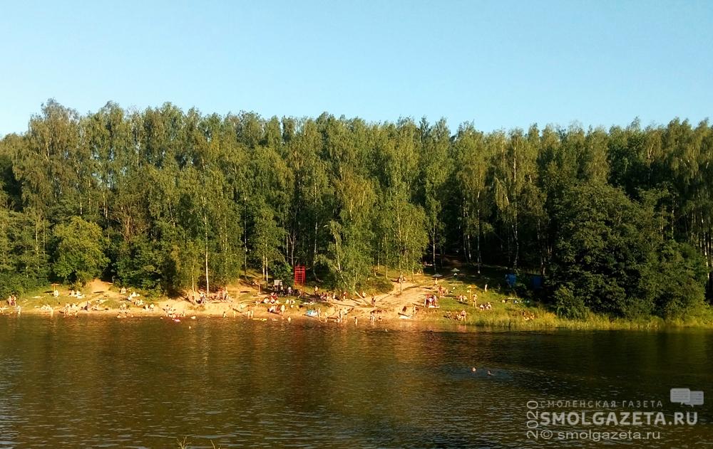 Для летнего отдыха «у воды» смоляне чаще всего уезжают на озеро Каспля 