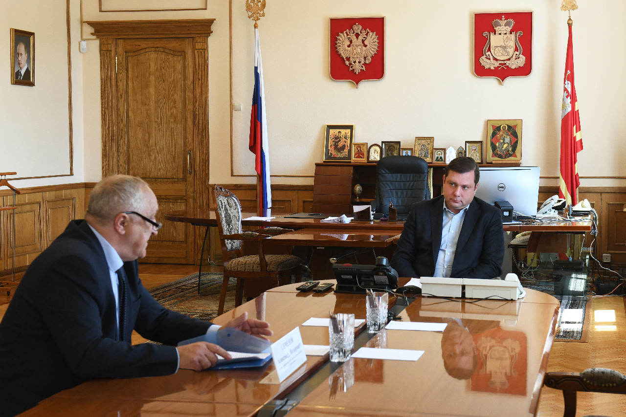 Губернатор обсудил с главой Демидовского района социально-экономическое развитие муниципального образования