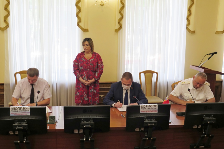 В Смоленске подписано соглашение о профилактике правонарушений в сфере пассажирских перевозок