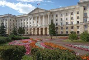 Кандидаты в губернаторы Смоленской области представили потенциальных сенаторов от региона