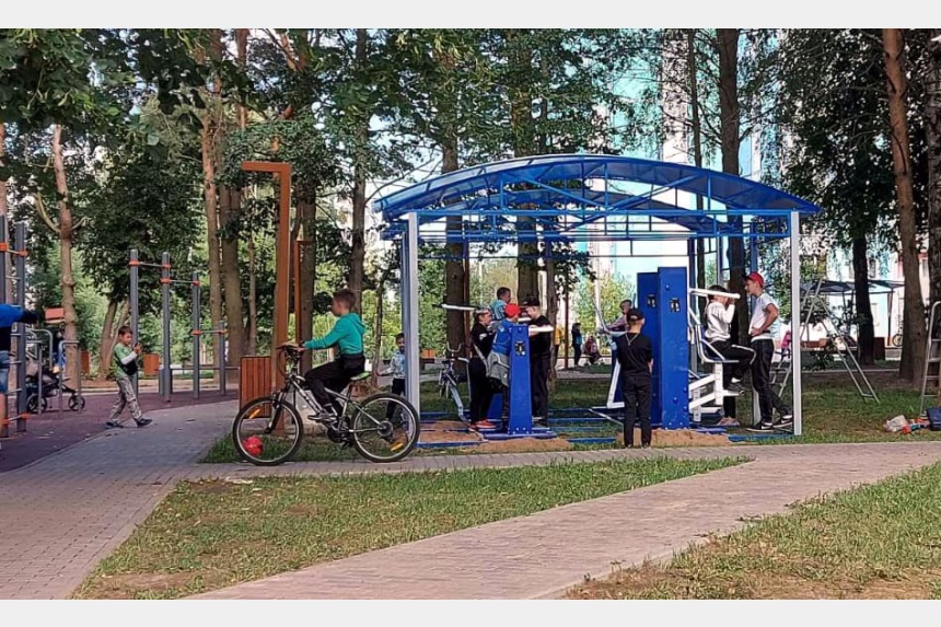 В Смоленске появилась новая спортивная площадка на открытом воздухе