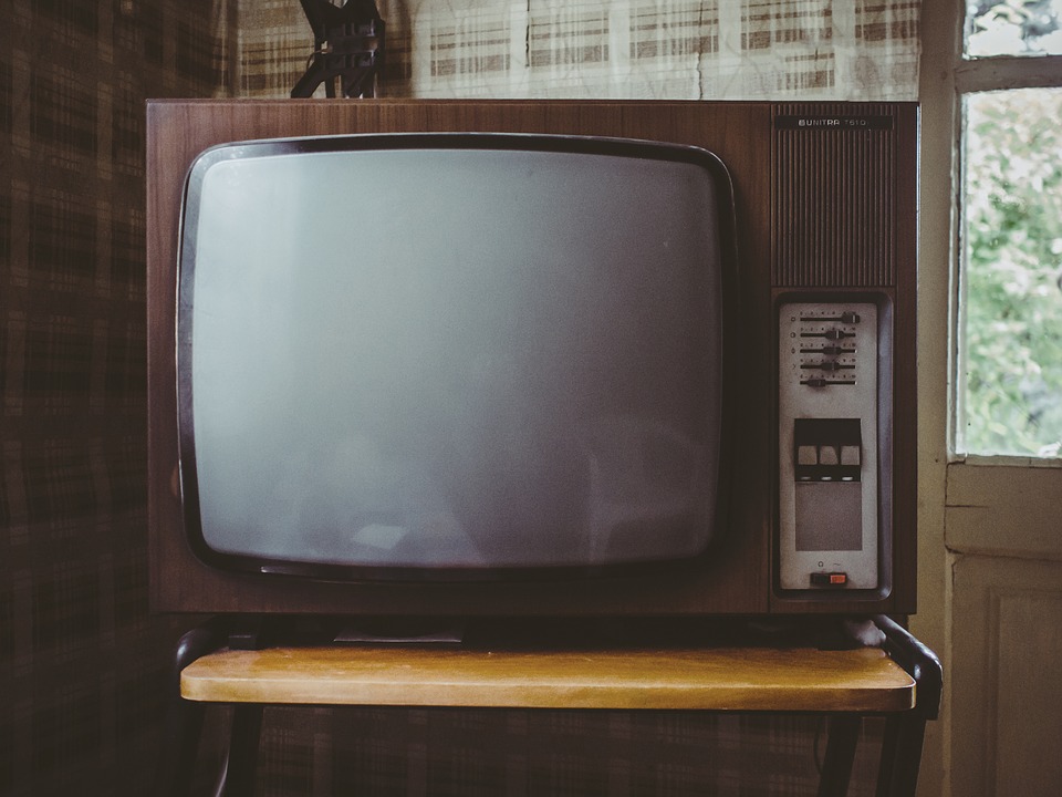 Пытавшегося продать телевизор пенсионера ограбил дистанционный мошенник