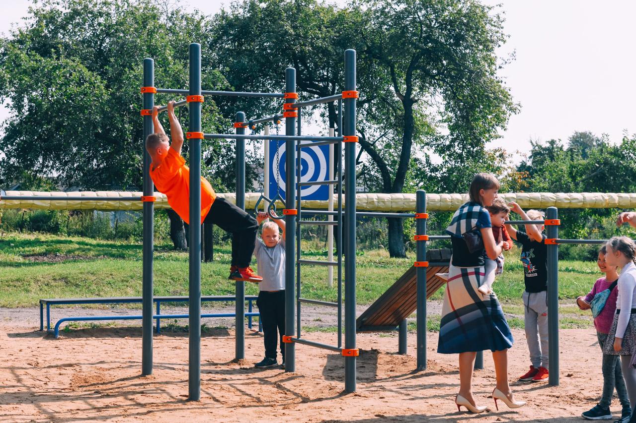 В Дорогобужской школе № 1 построили современную спортивную площадку