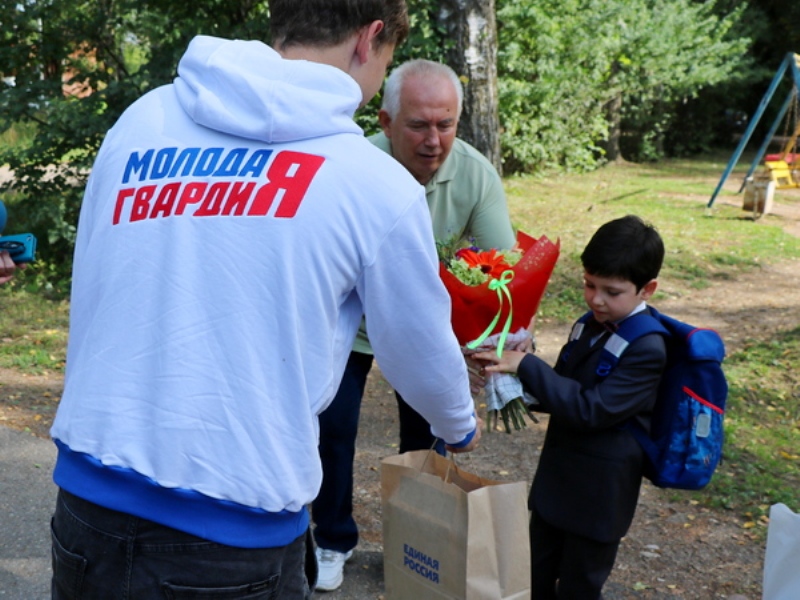 Акция «Собери ребенка в школу» в Смоленской области охватила около 400 детей