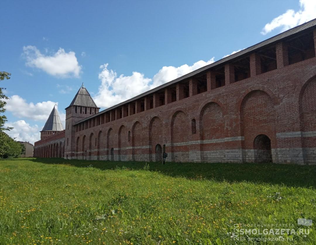 В администрации региона обсудили ход реставрации Смоленской крепостной стены