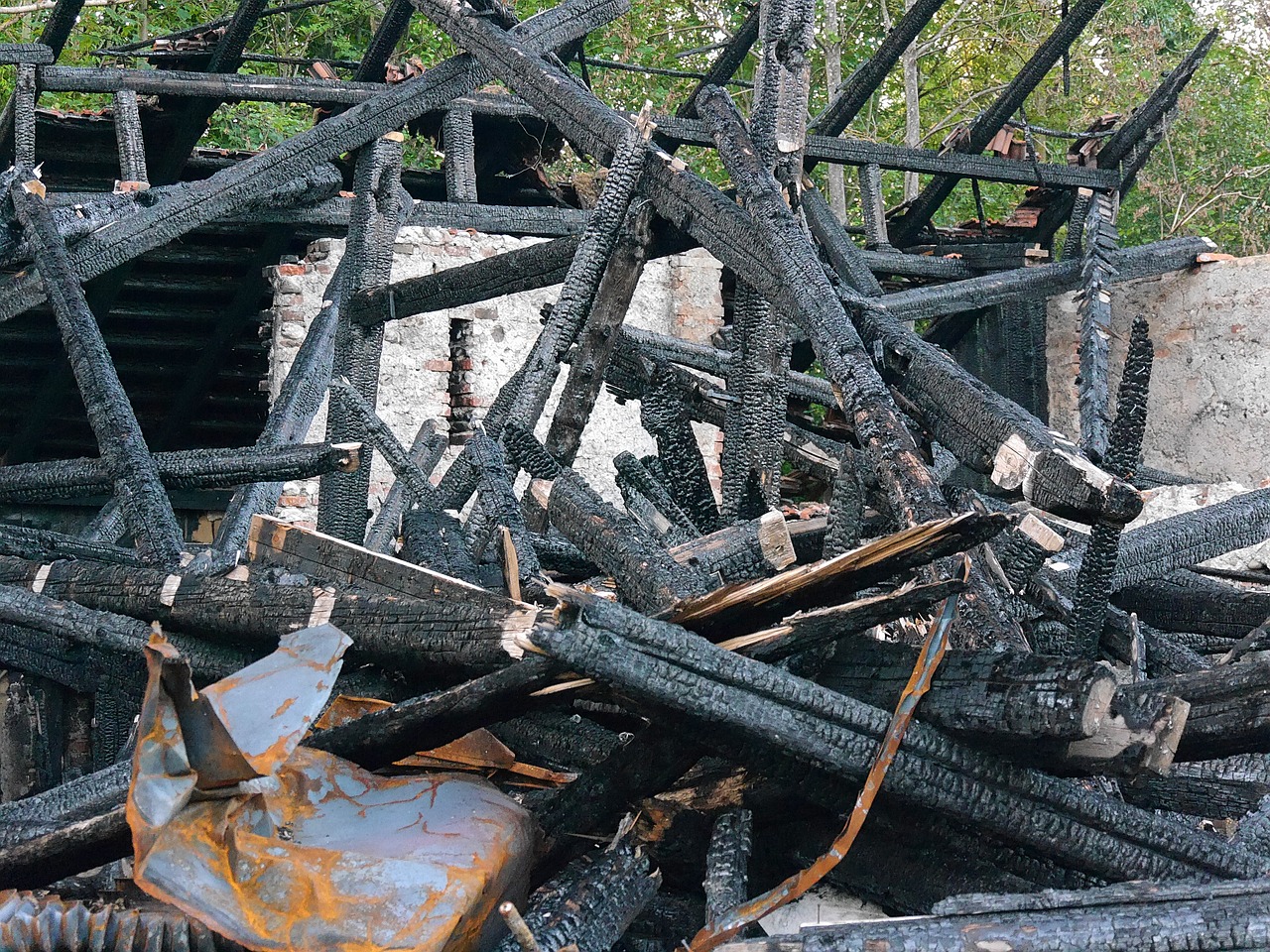 Ночью в Ярцевском районе дотла сгорел дом