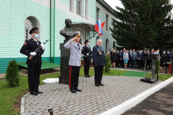 В Смоленске установили памятник герою Великой Отечественной войны Андрею Воробьеву
