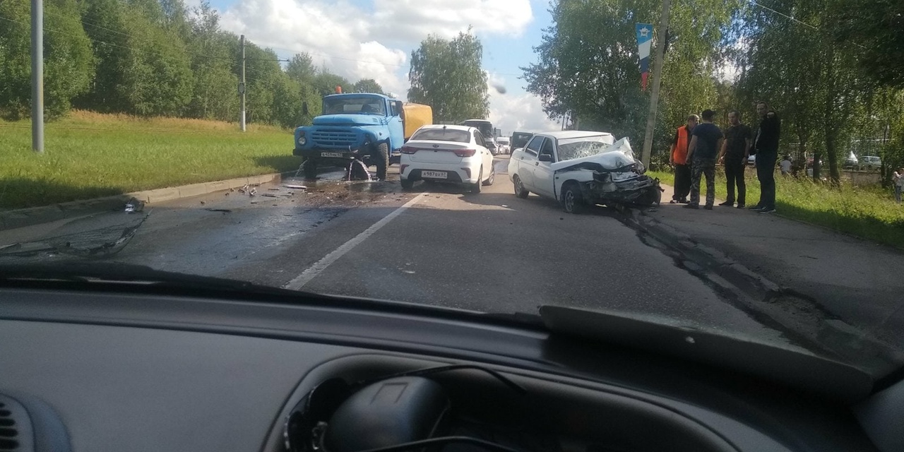 В Смоленске на улице Маршала Еременко произошла жесткая авария
