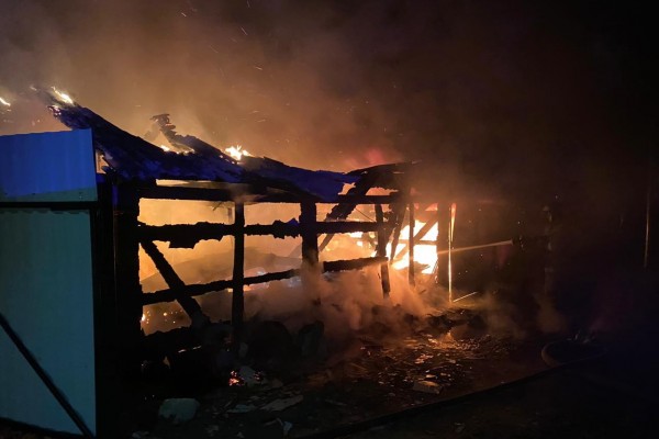 В Вязьме гараж сгорел вместе с автомашиной