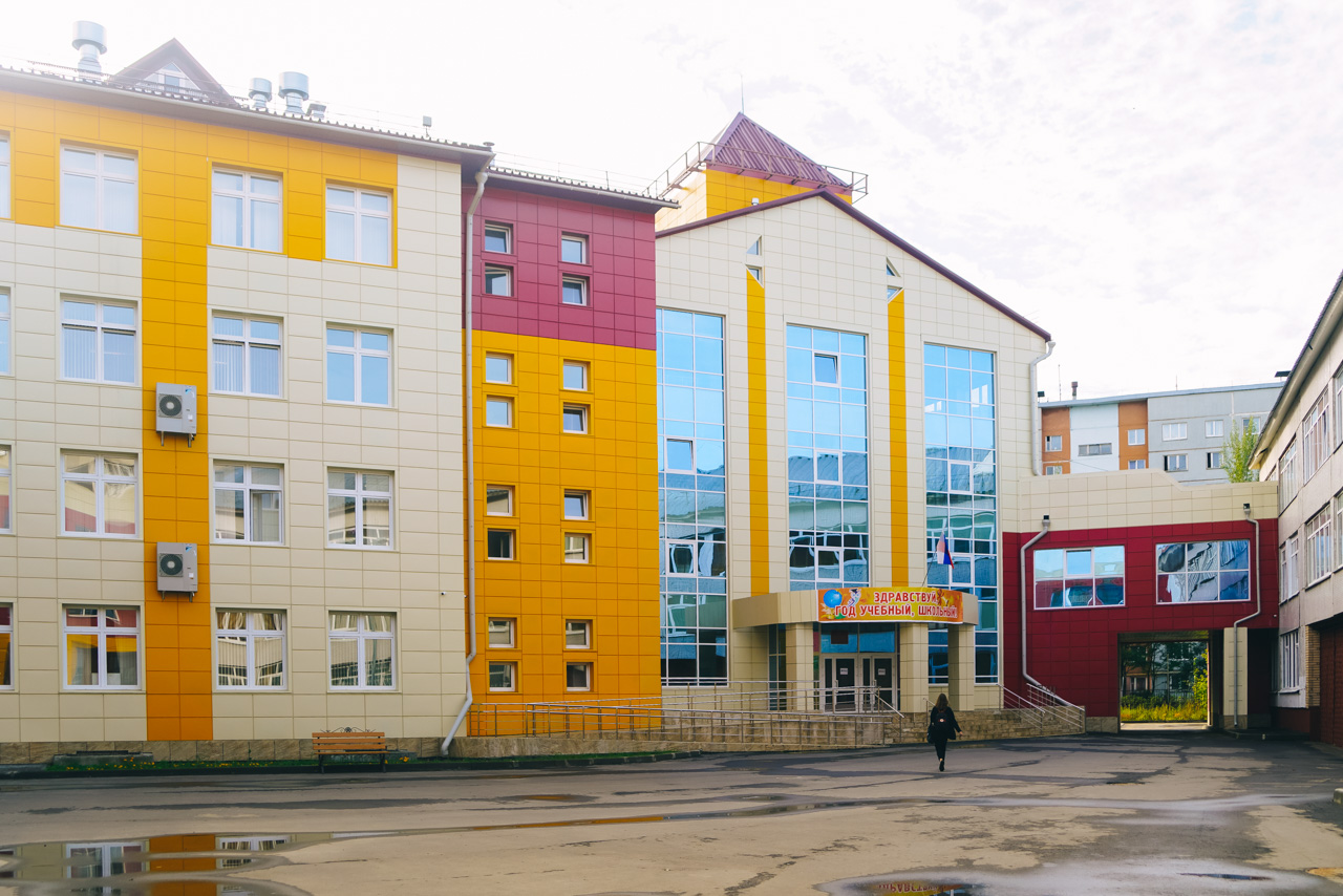 Губернатор проинспектировал состояние пристройки к средней школе № 33 города Смоленска