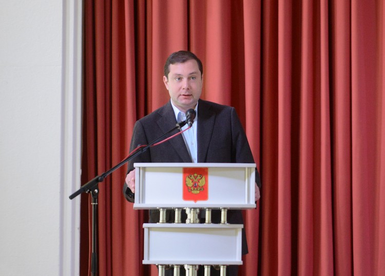 Губернатор Алексей Островский записал видеопоздравление, посвященное Дню учителя