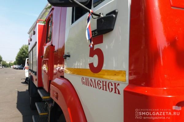 В Смоленске тушили пожар в высотке на улице Автозаводской