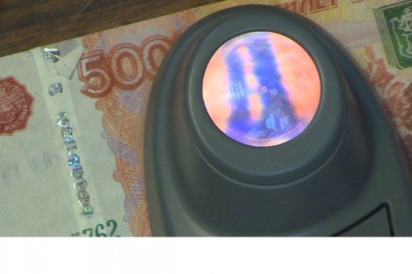В Смоленске на автозаправке и в аптеке обнаружены фальшивые банкноты