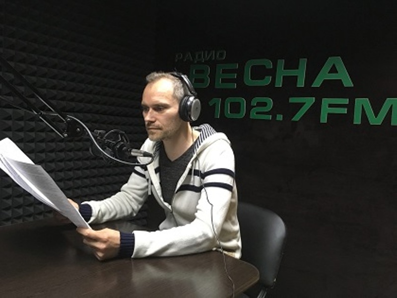 В Смоленске в эфире радио «Весна» выходит информационно-публицистическая программа «Безопасная среда»