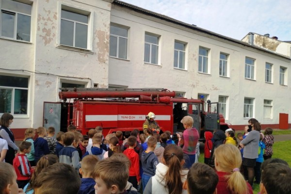 В Сафонове из гимназии эвакуировали учащихся