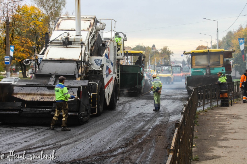 В Смоленске продолжается ремонт улиц Фрунзе и 12 лет Октября