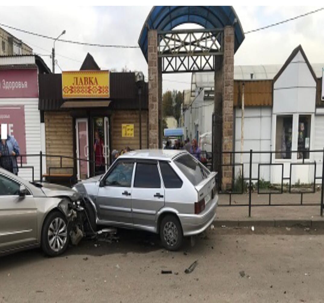 В Рославле в результате двойного ДТП пострадал пешеход 