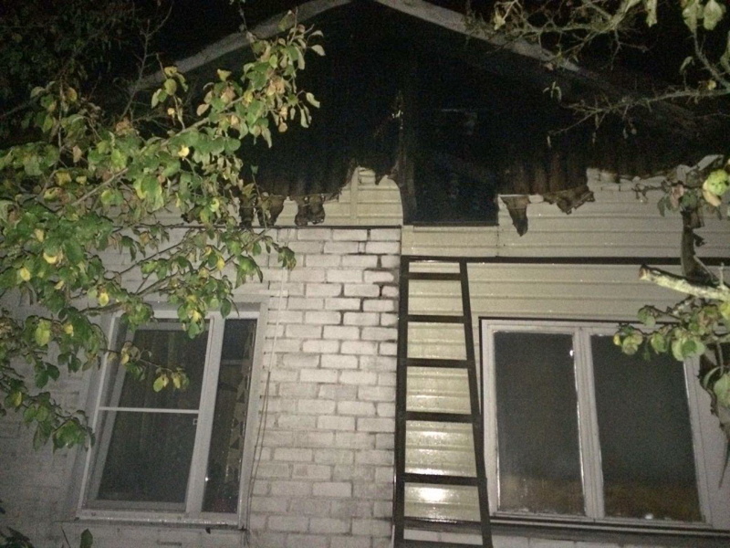 За сутки смоленские спасатели дважды выезжали на возгорания в жилых домах