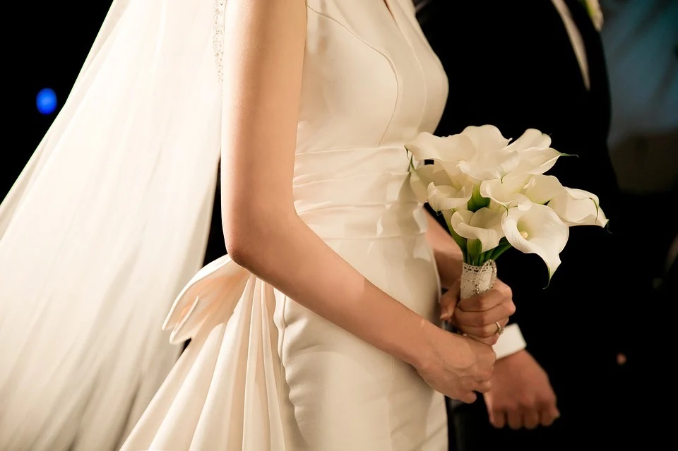 В Смоленске на регистрациях брака станет меньше зрителей
