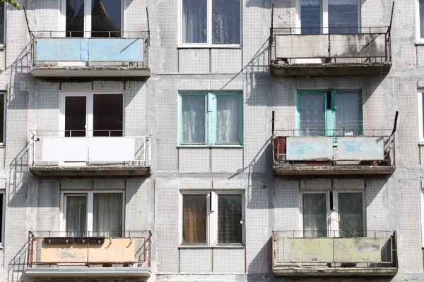 В Смоленске будут судить рецидивиста, хранившего на балконе тело женщины 