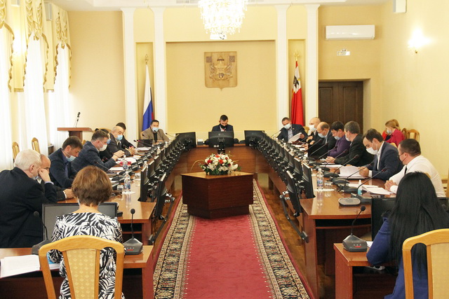 Горсовет Смоленска зарегистрировал 5 депутатских объединений