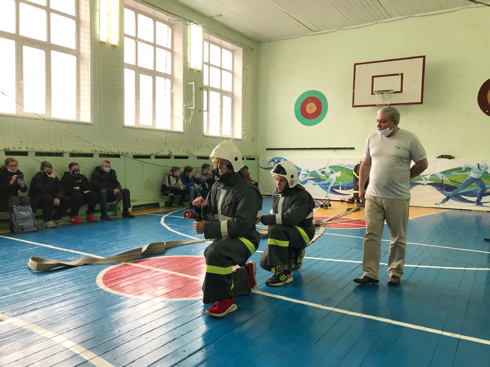 В Смоленске состоялось практическое занятие юных пожарных