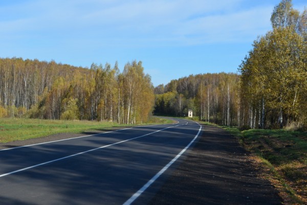 На Смоленщине завершают ремонт дороги, соединяющей 4 района